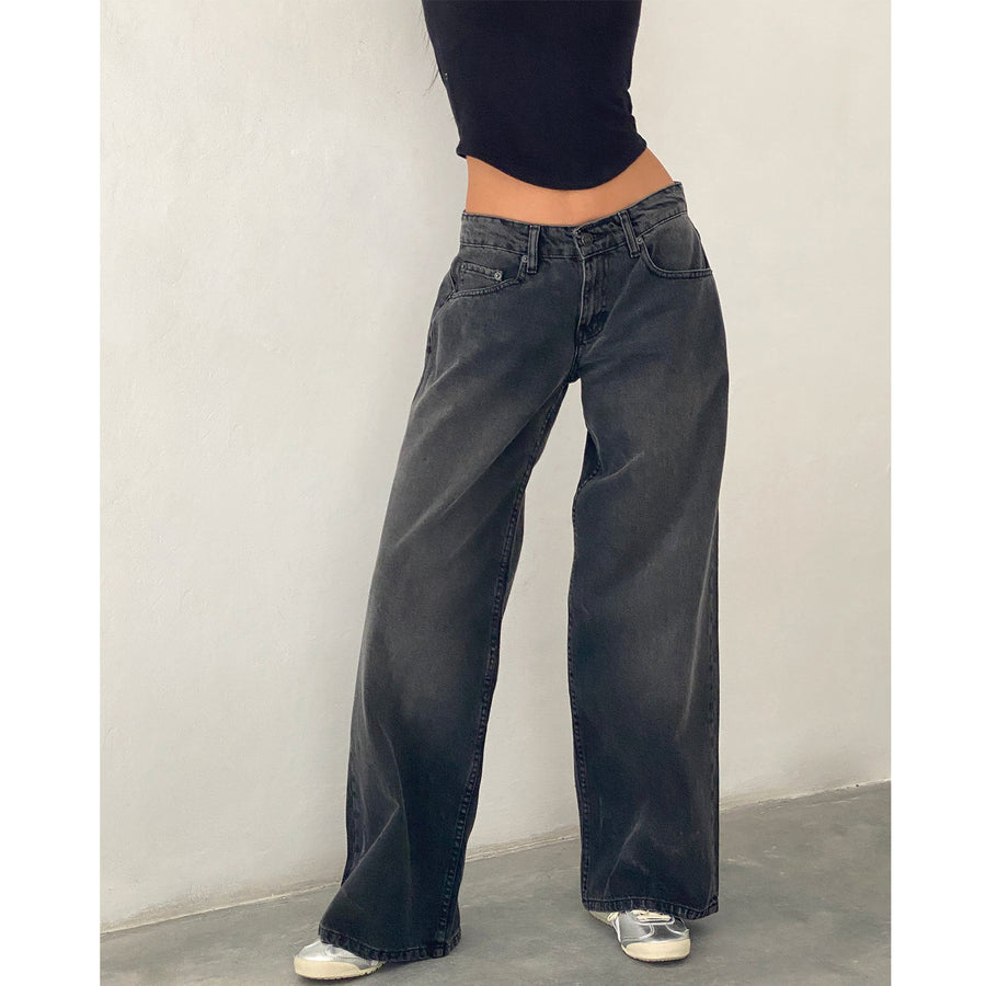 LOW-RISE JEANS